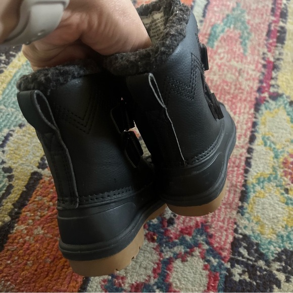 Cat & Jack Kids Black Winter Boots size 5 - Picture 4 of 5